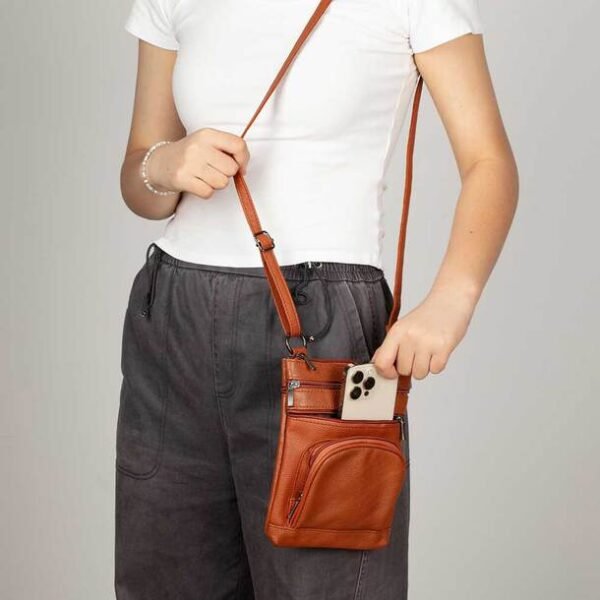 01_78030 Leather Shoulder Bag