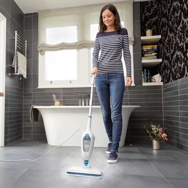 BDFSM13E1Action5 Black and Decker FSM13E1EPP Basic Steam Mop